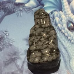 Sneeuwvlok Obsidiaan – Ingewijd Kwan Yin zak-kristal: 3,5×2 cm