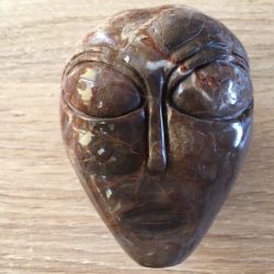 Anhydriet of Slangen Jaspis - Alien Skull 1 = 6.5x6.5x8 cm