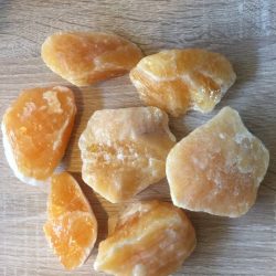 Calciet Goudgeel ruw: ± 5/6/7 cm - PER STUK - Regenboogstralen vanuit de LeMUria