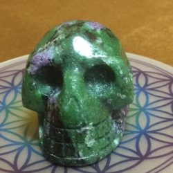 Zoïsiet Robijn Skull 6 - Verbonden aan Moeder Maria én de Feeërieke Elfenwereld