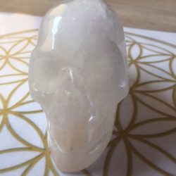 Seleniet wit Alien Skull 10 - Met Zilver-Gouden Moeder Maria frequentie