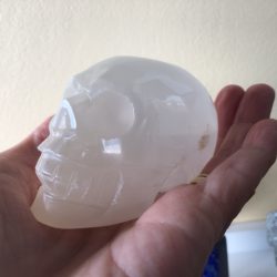 Seleniet wit Alien Skull 32 - Met Wit Zilver-Gouden Moeder Maria frequentie