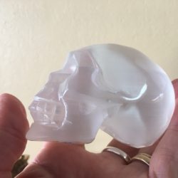 Seleniet wit Alien Skull 22 - Met Wit Zilver-Gouden Moeder Maria frequentie