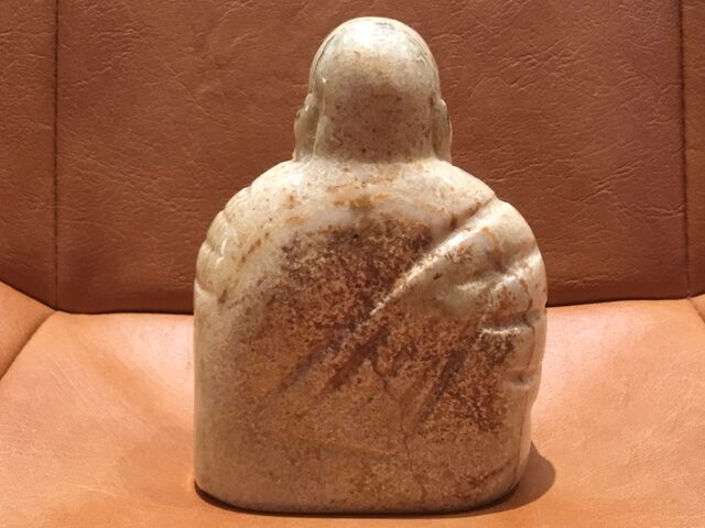 Aragoniet Boeddhin nr 2: 4.5x8x11 cm (dxbxh) - 535 gr - Afbeelding 3