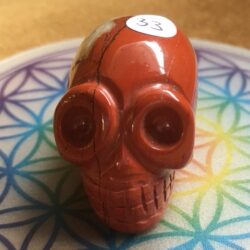 Rode Jaspis Alien MINI Skull nr 3 - Uluru Rock Trillingsfrequentie