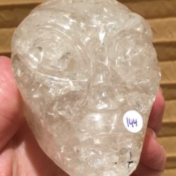 LeMUria Wortelras Kristal / Wit Seleniet / Bergkristal in kunsthars: Alien 31 – Medium = 7 x 5.6 x 7 cm