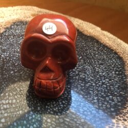 Rode Jaspis Skull 9 - Verbonden aan Feeërieke Elfenwereld op Moeder Aarde = 3.9 x 2.7 x 2.9 cm