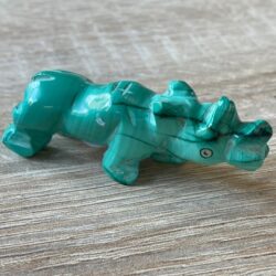 Malachiet Nijlpaard 4: 5.8x1.6x2.4 cm - 28 gr - Symbool van Sterke Gaven, Vruchtbaarheid en Geboorte