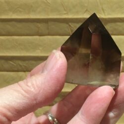 Rookkwarts Obelisk Punt 3: 3x3.5x4.2 cm (bxdxh) - 68 gr