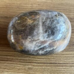 Maansteen Zwart Trommelsteen nr 3: 6.5x5 cm - 173 gr