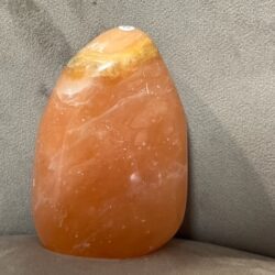 Calciet Goudoranje Kristal: 5x7.9x11.5 cm (lxbrxh) - 622 gr