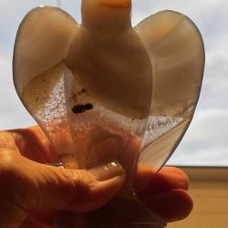 Agaat Engel Geode: 12,2 x 9 x 1,7 cm - inclusief standaard