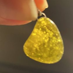 Toermalijn Groengeel 2 - Elfjes Hanger (2 x 1,8 cm)