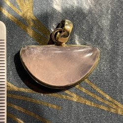 ROZENKWARTS HANGER 1 (Madagaskar): Ingewijd als MOEDER LEMURIA hanger