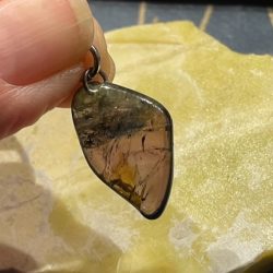 Toermalijn Rookkwarts met Roze 5 - Elfjes Hanger (2 x 1,3 cm)