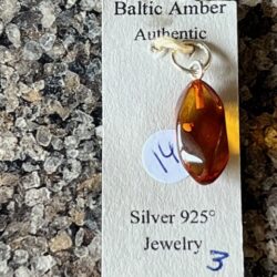 Barnsteen Hanger 3: uit Estland = Zonnegouden Baltic LeMUria Amber (1,5 x 1 cm)