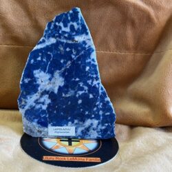 Lapis Lazuli - Gewijd door Moedergodin ISIS: 12 x 6,5 x 9 cm - 1034 gram