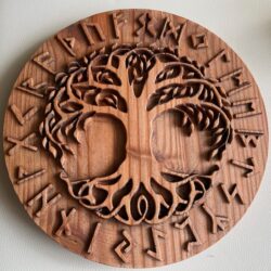 SYMBOOL BORD: VIKING RUNEN TREE OF LIFE nr 2 - Douglas Spar Hout Ø 26 cm en 28 mm dik