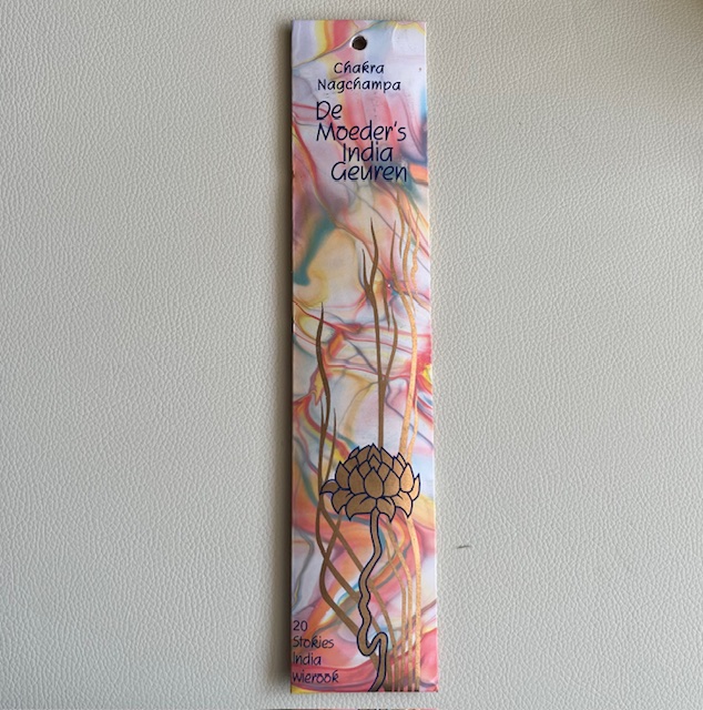 Wierook: CHAKRA NAGCHAMPA - 20 lange Ingewijde Natuurzuivere India Wierook van Moeder's Bloemen Geur