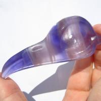 Fluoriet Paarse Ravenschedel 1 = LeMUria Boodschapper van Kwan Yin: 9.5 x 3.5 x 3.7 cm (lxbrxh) - 93 gram