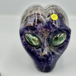 Fluoriet Alien met Labradoriet ogen 8:  8 x 6,5 x 7,5 cm - 642 gram