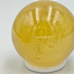 Honing Calciet & IJsland Spaat - LeMUria Bol 2 - doorsnede 4 cm - 89 gr: ElfenPoort voor SterrenZaden